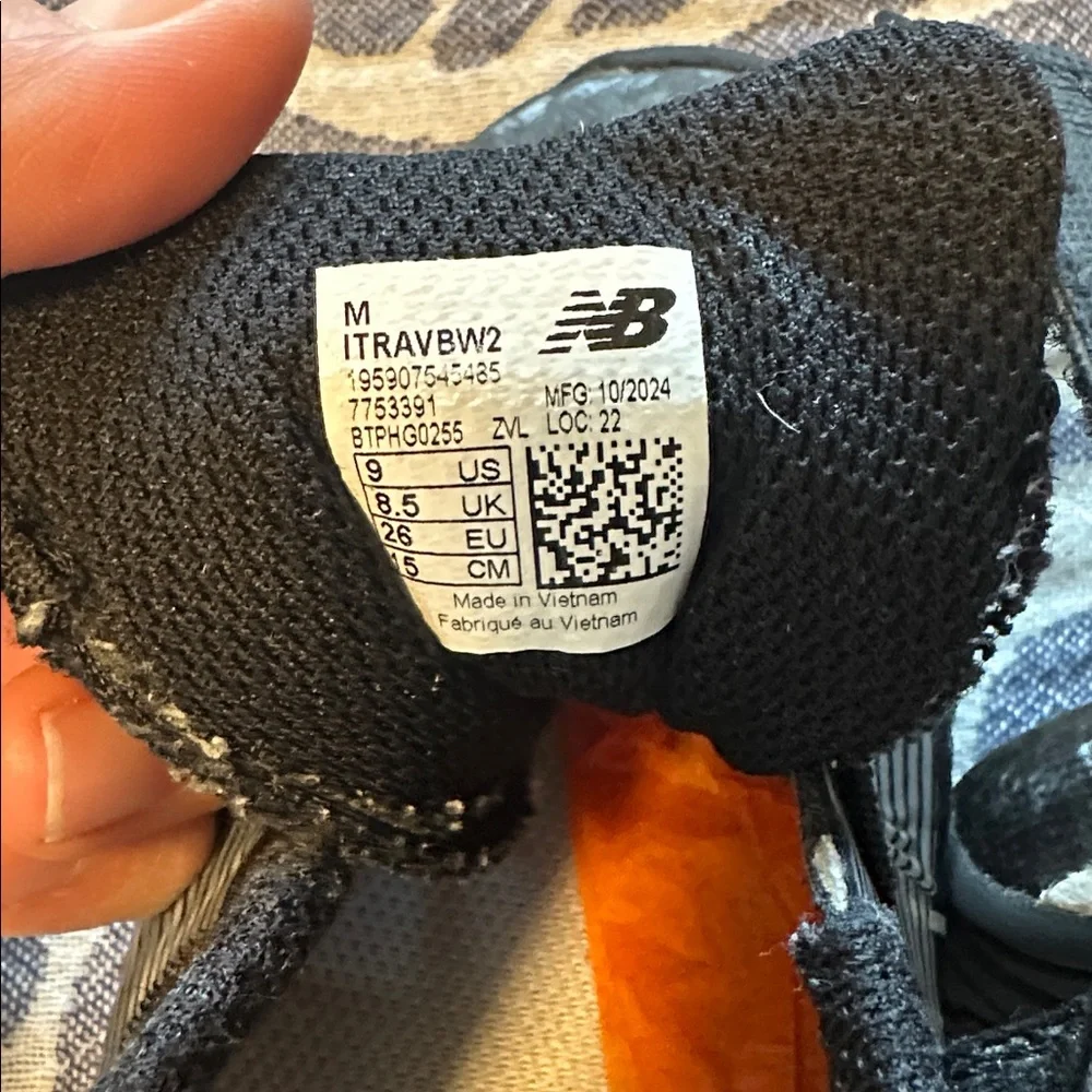 Toddler 9 New Balance Black and Gray Rave Run v2 Bungee Lace with Top Strap - Picture 5 of 5